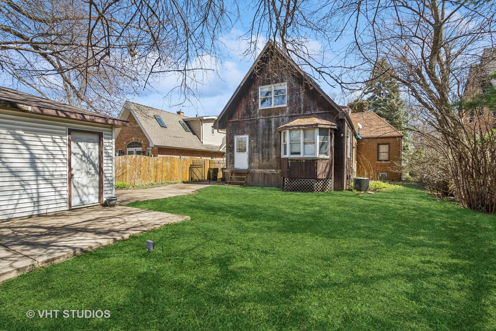 562 Byrd Road, Riverside, IL 60546