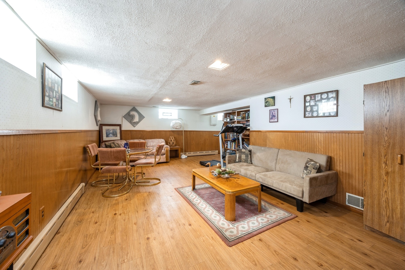 1900 Belleview Avenue, Westchester, IL 60154