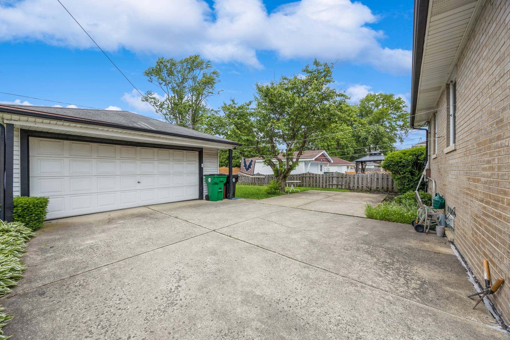 1900 Belleview Avenue, Westchester, IL 60154
