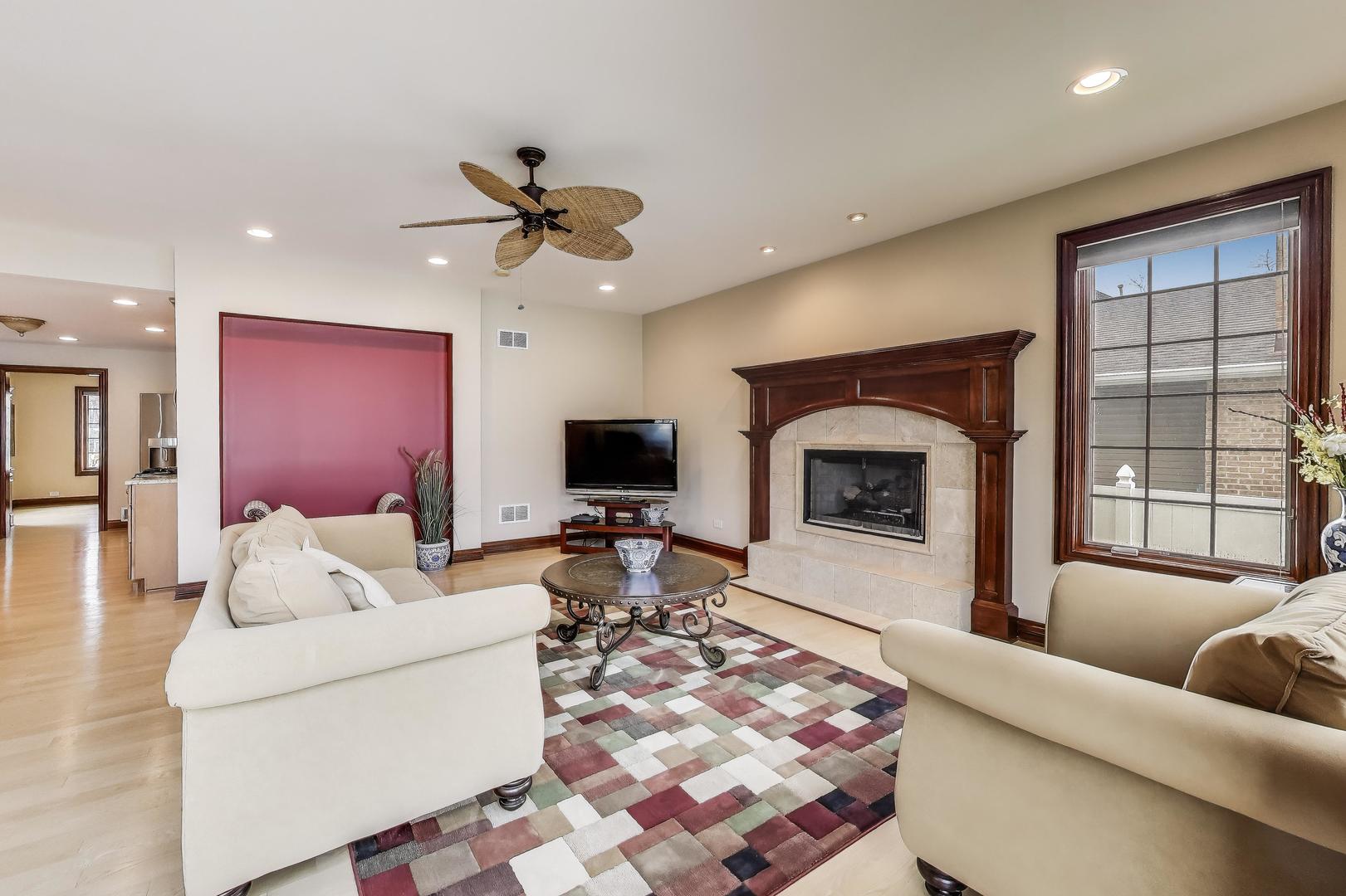 1634 S Cumberland Avenue, Park Ridge, IL 60068