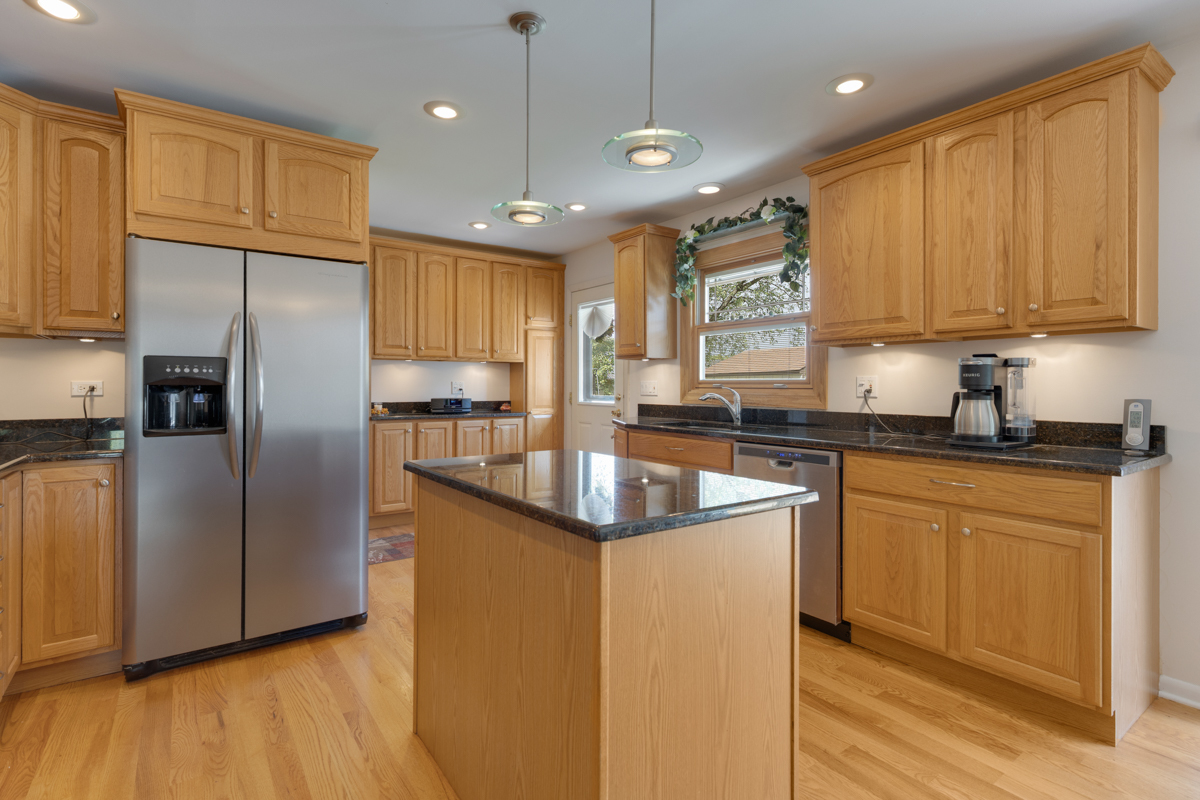 298 Fern Drive, Elk Grove Village, IL 60007