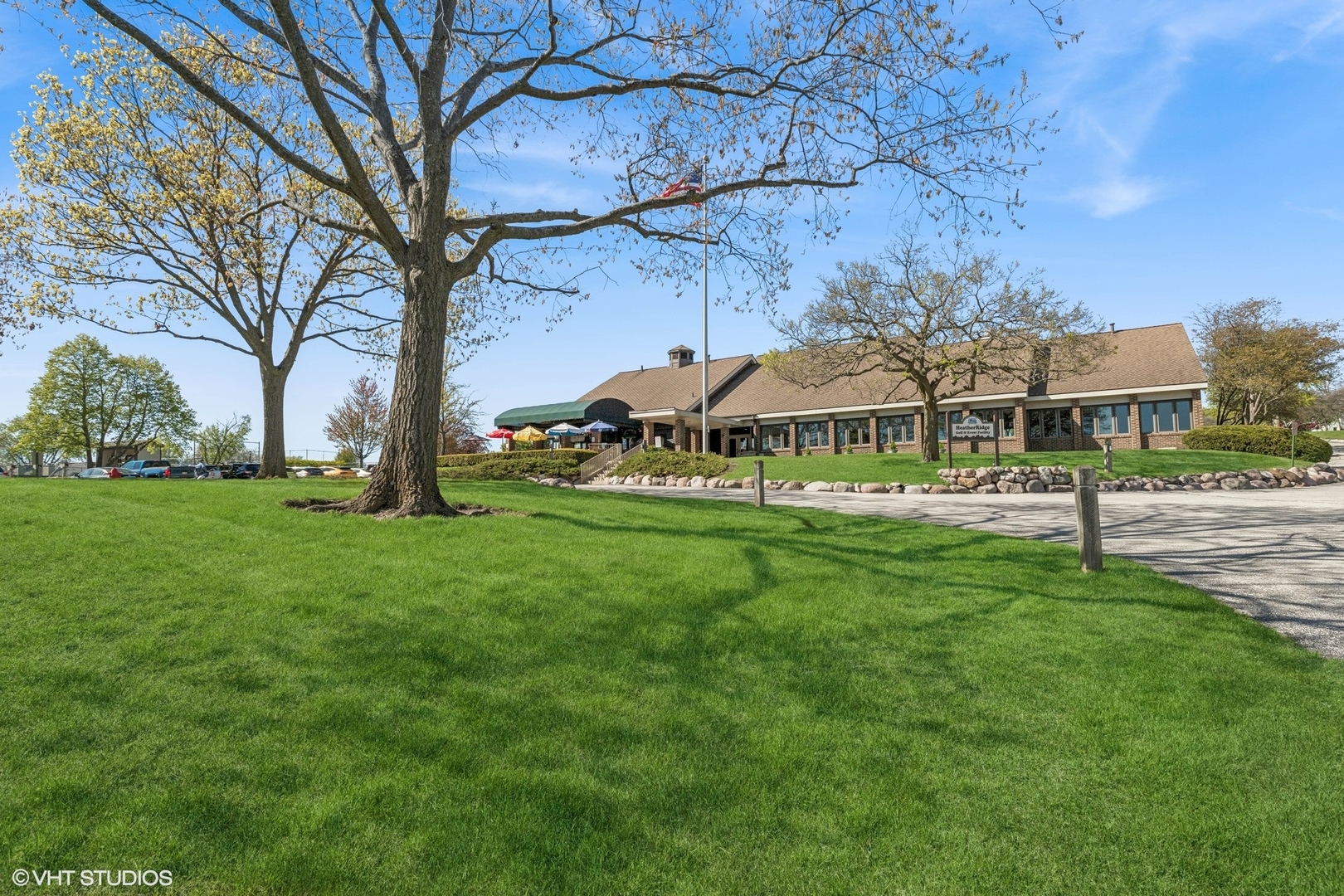 592 DUNHAM Road, Gurnee, IL 60031