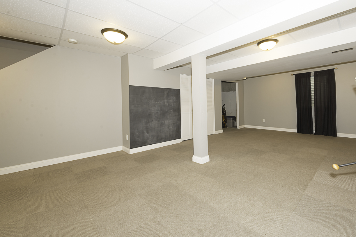 149 W Prairiefield Avenue, Cortland, IL 60112