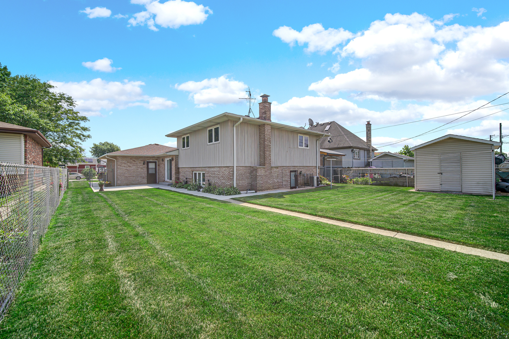 7714 Natchez Avenue, Burbank, IL 60459