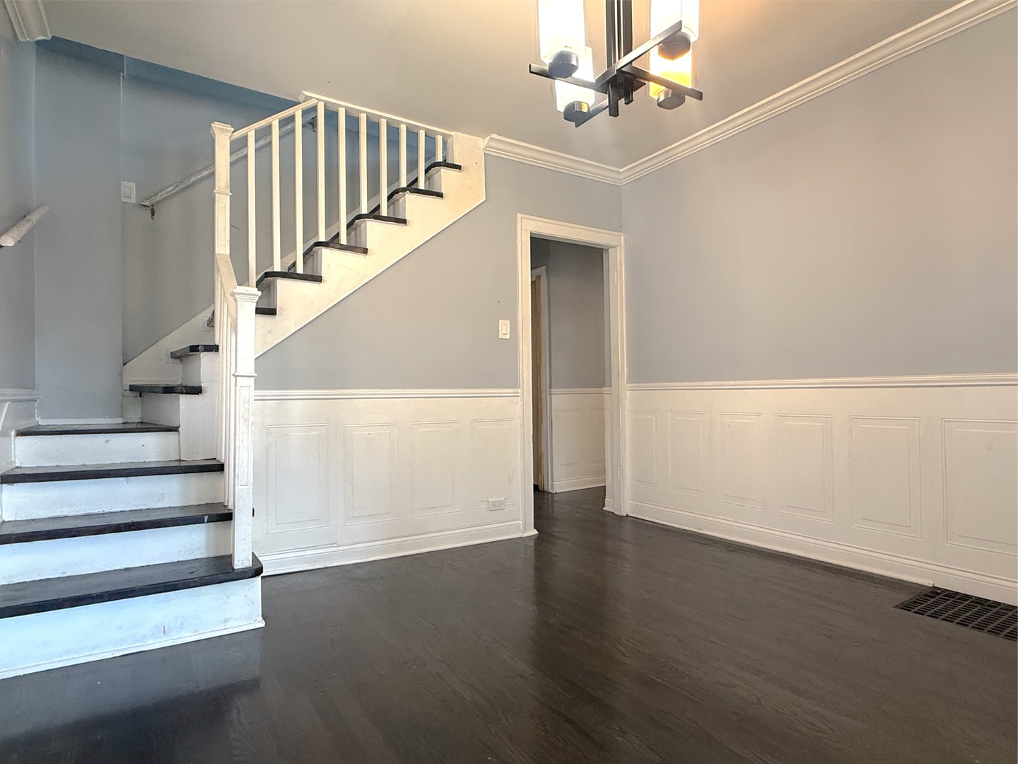 9413 S Prairie Avenue, Chicago, IL 60619