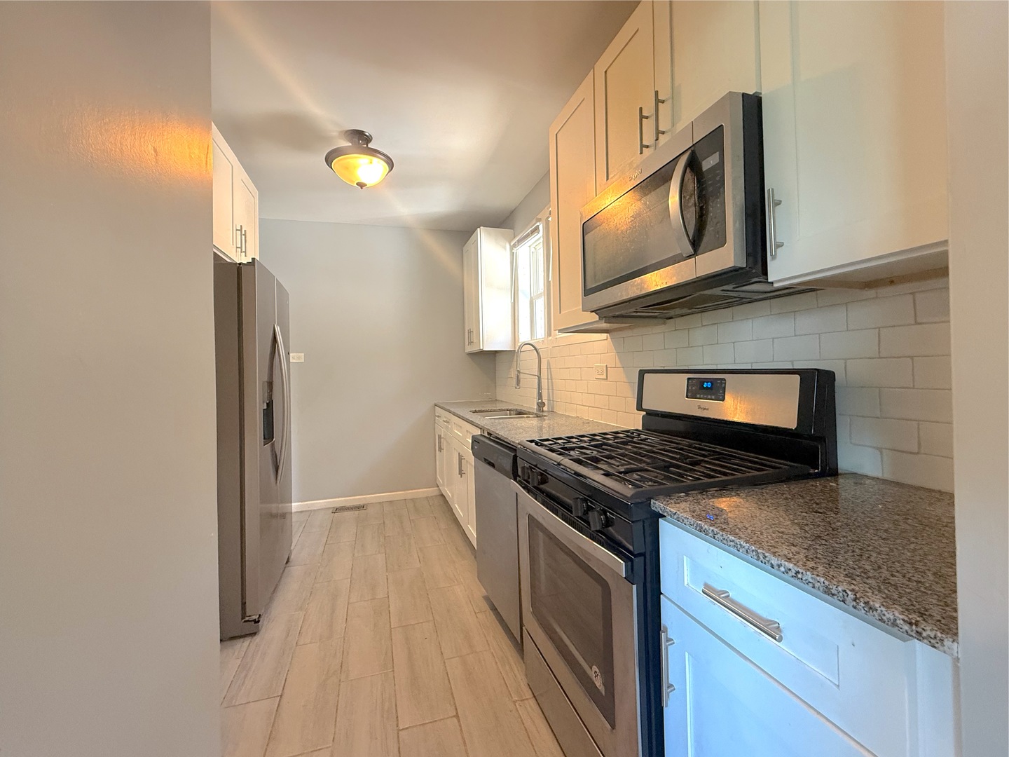 9413 S Prairie Avenue, Chicago, IL 60619