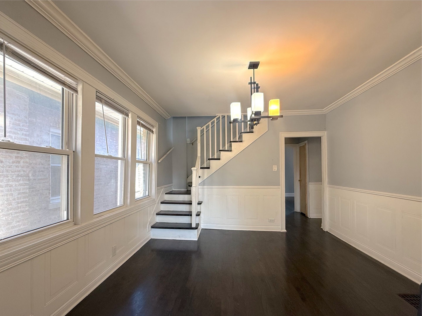 9413 S Prairie Avenue, Chicago, IL 60619