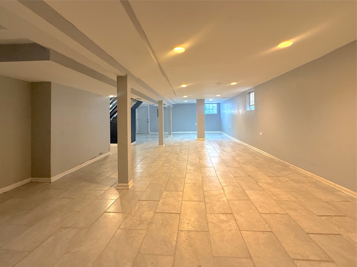 9413 S Prairie Avenue, Chicago, IL 60619