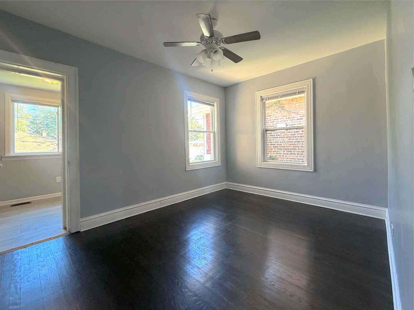 9413 S Prairie Avenue, Chicago, IL 60619