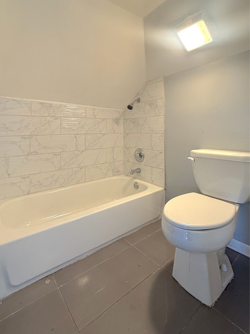 9413 S Prairie Avenue, Chicago, IL 60619