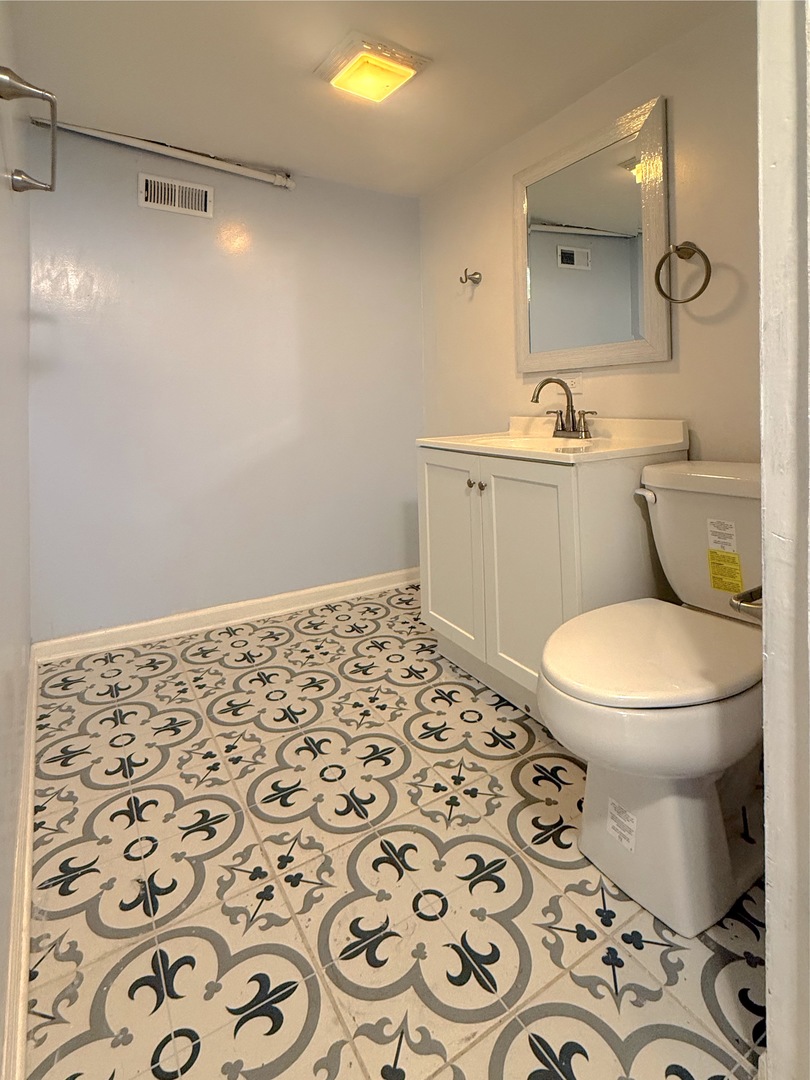 9413 S Prairie Avenue, Chicago, IL 60619