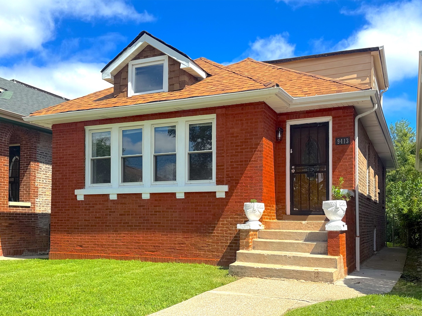 9413 S Prairie Avenue, Chicago, IL 60619