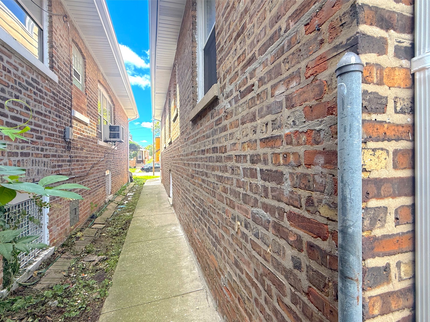9413 S Prairie Avenue, Chicago, IL 60619