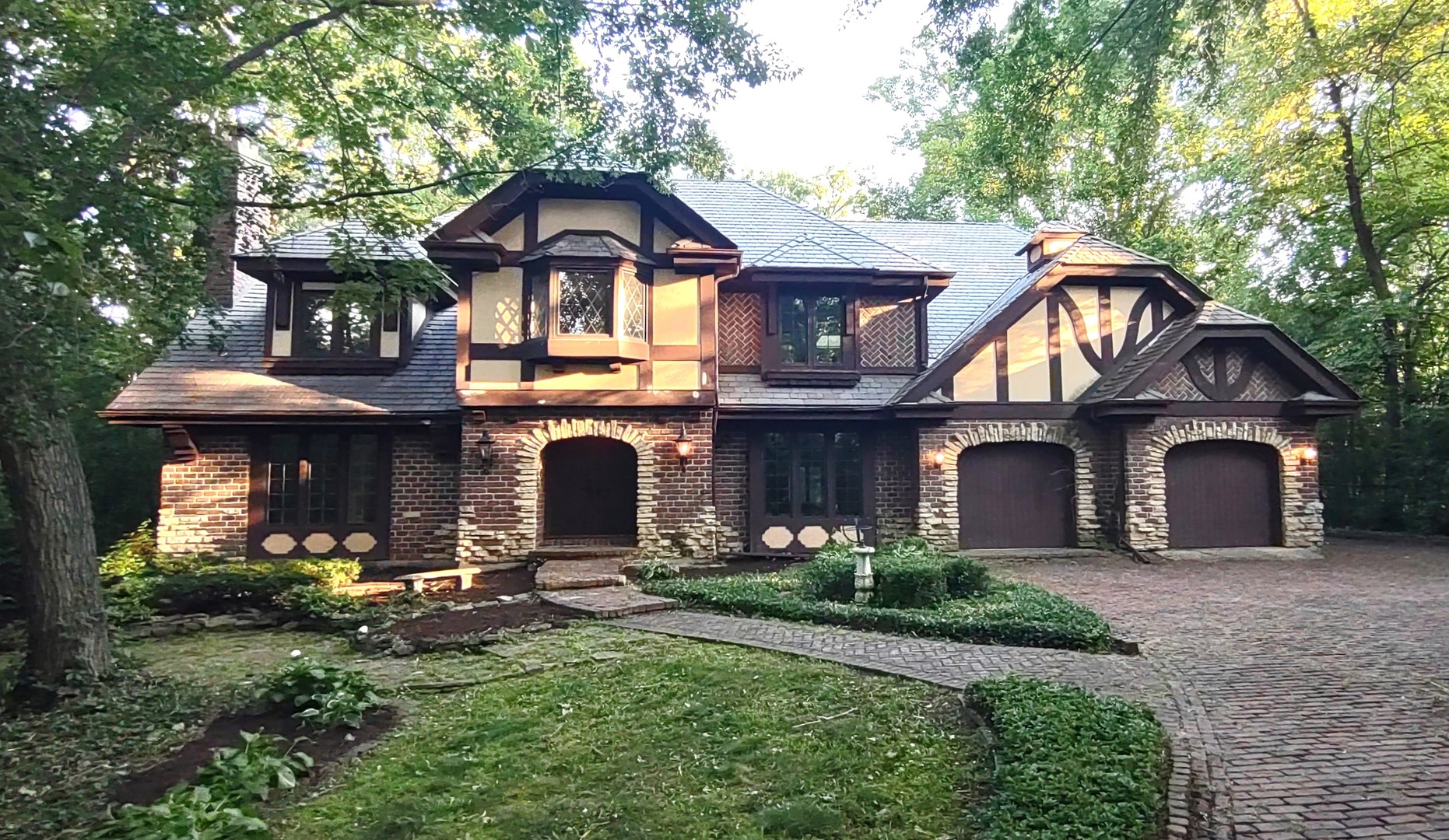 27W161 Mack Road, Wheaton, IL 60189