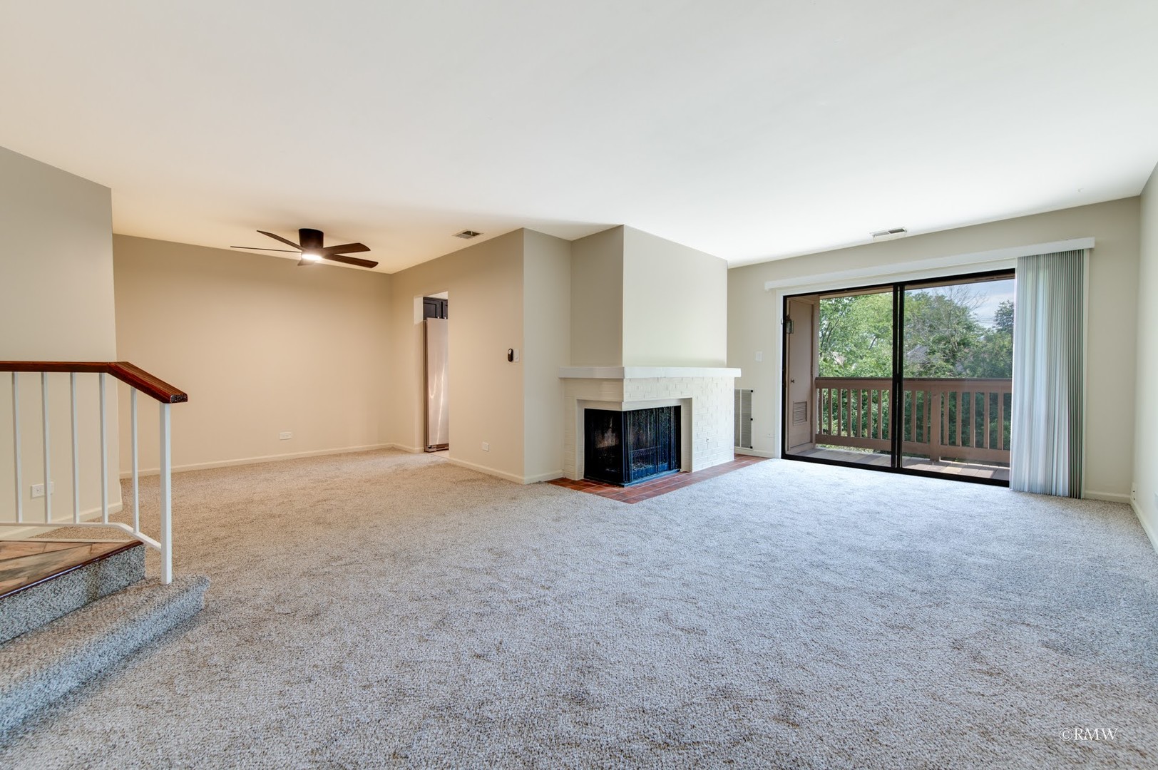 1232 Knottingham Court #2B, Schaumburg, IL 60193