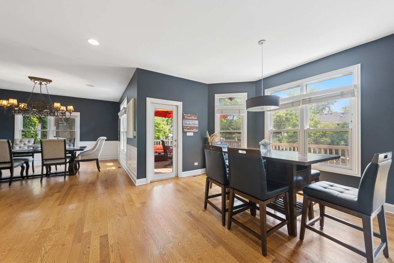 131 N WILMETTE Avenue, Westmont, IL 60559