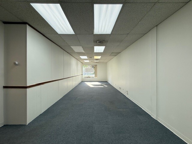 9959 S Roberts Road #B, Palos Hills, IL 60465