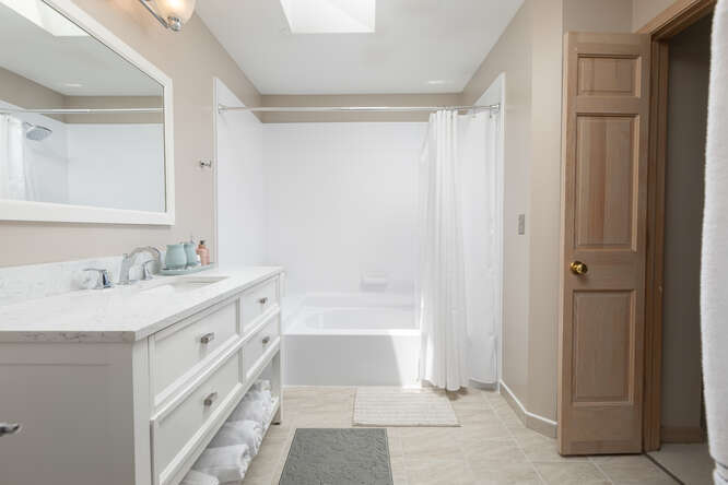 1580 Aberdeen Court #1580, Naperville, IL 60564