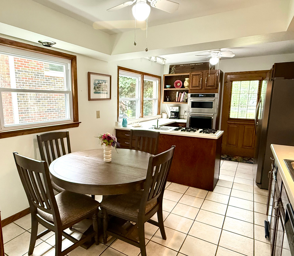 1014 Douglas Avenue, Flossmoor, IL 60422
