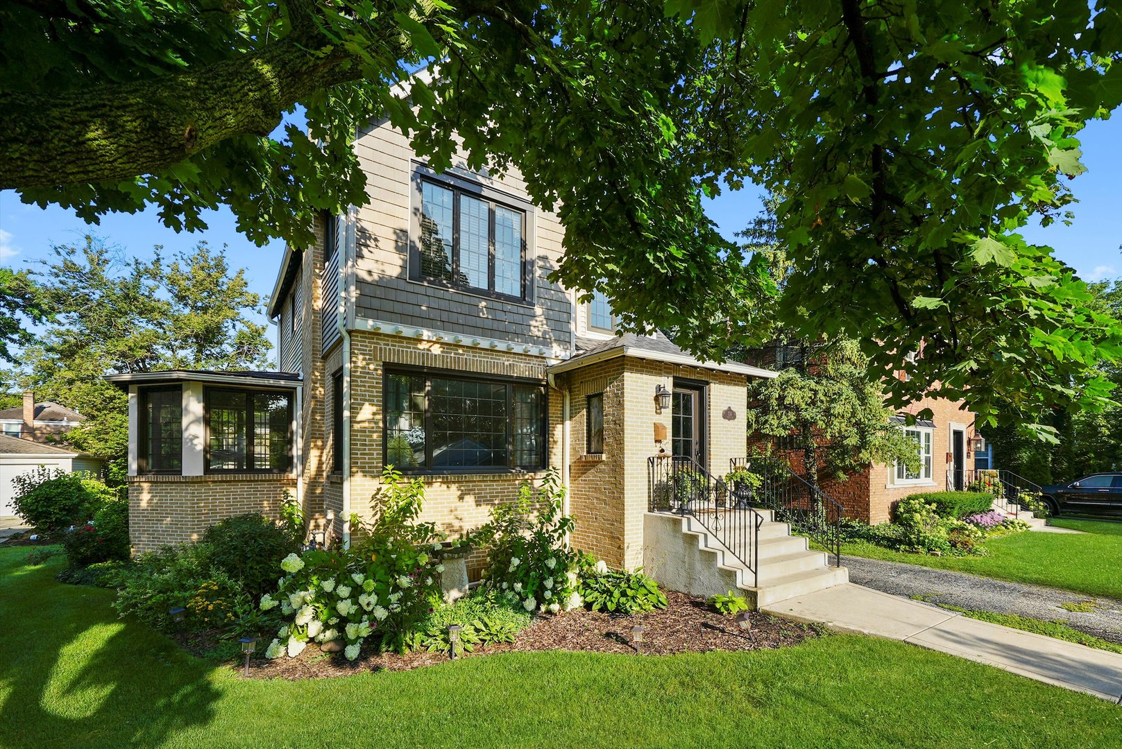 734 FOREST Road, La Grange Park, IL 60526