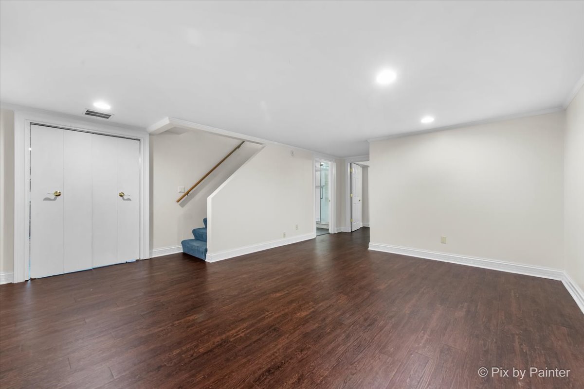 1870 Grosse Pointe Circle, Hanover Park, IL 60133
