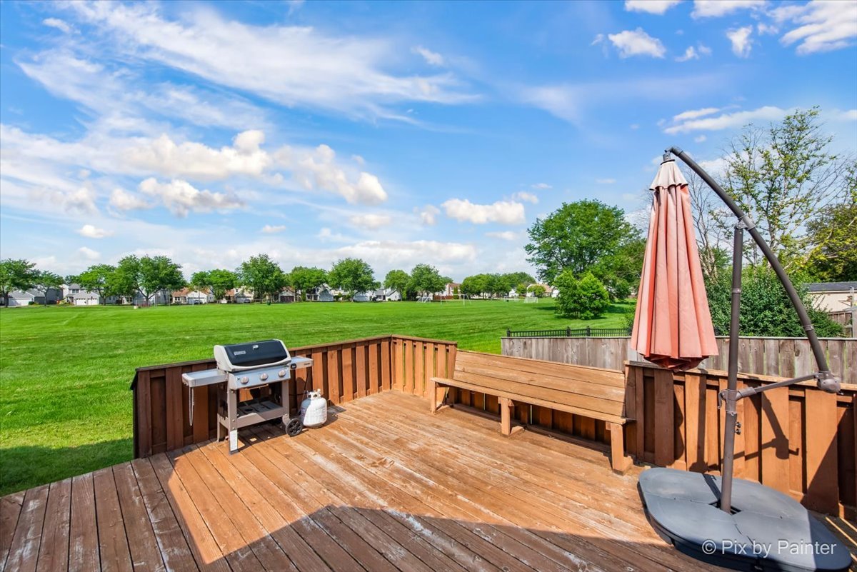 1870 Grosse Pointe Circle, Hanover Park, IL 60133