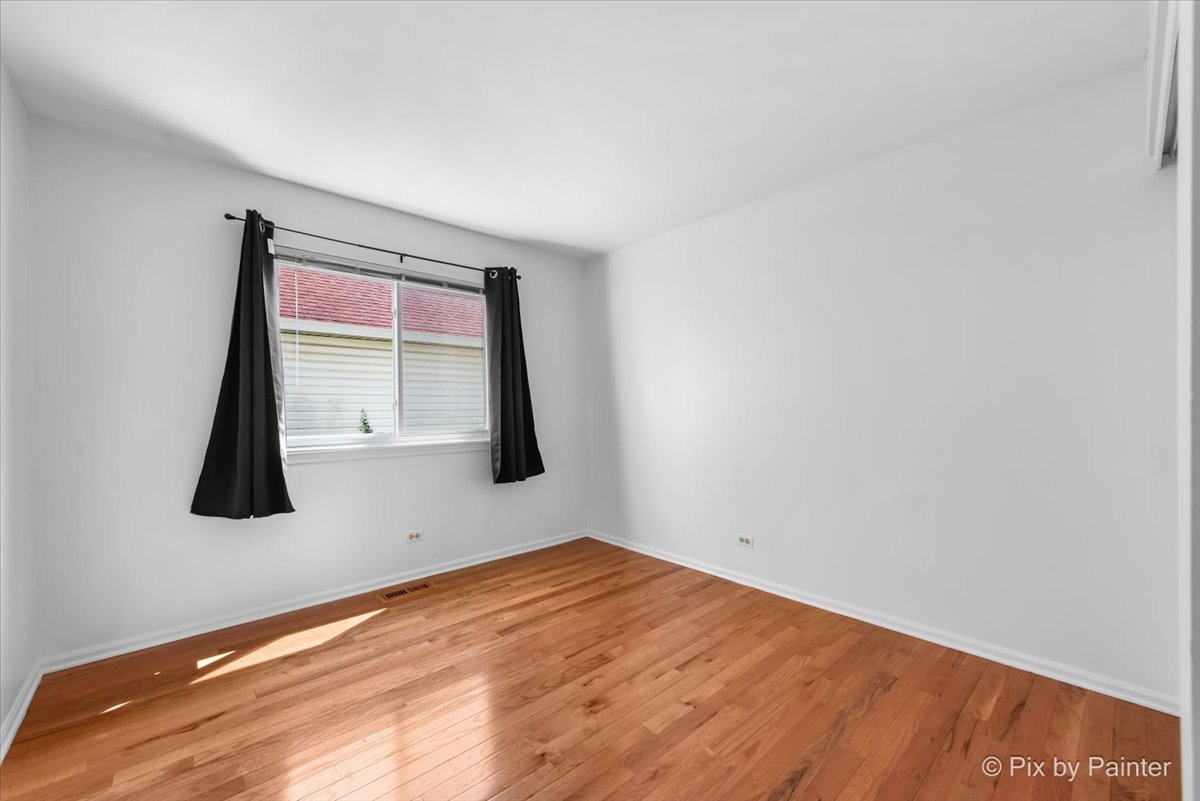 1870 Grosse Pointe Circle, Hanover Park, IL 60133