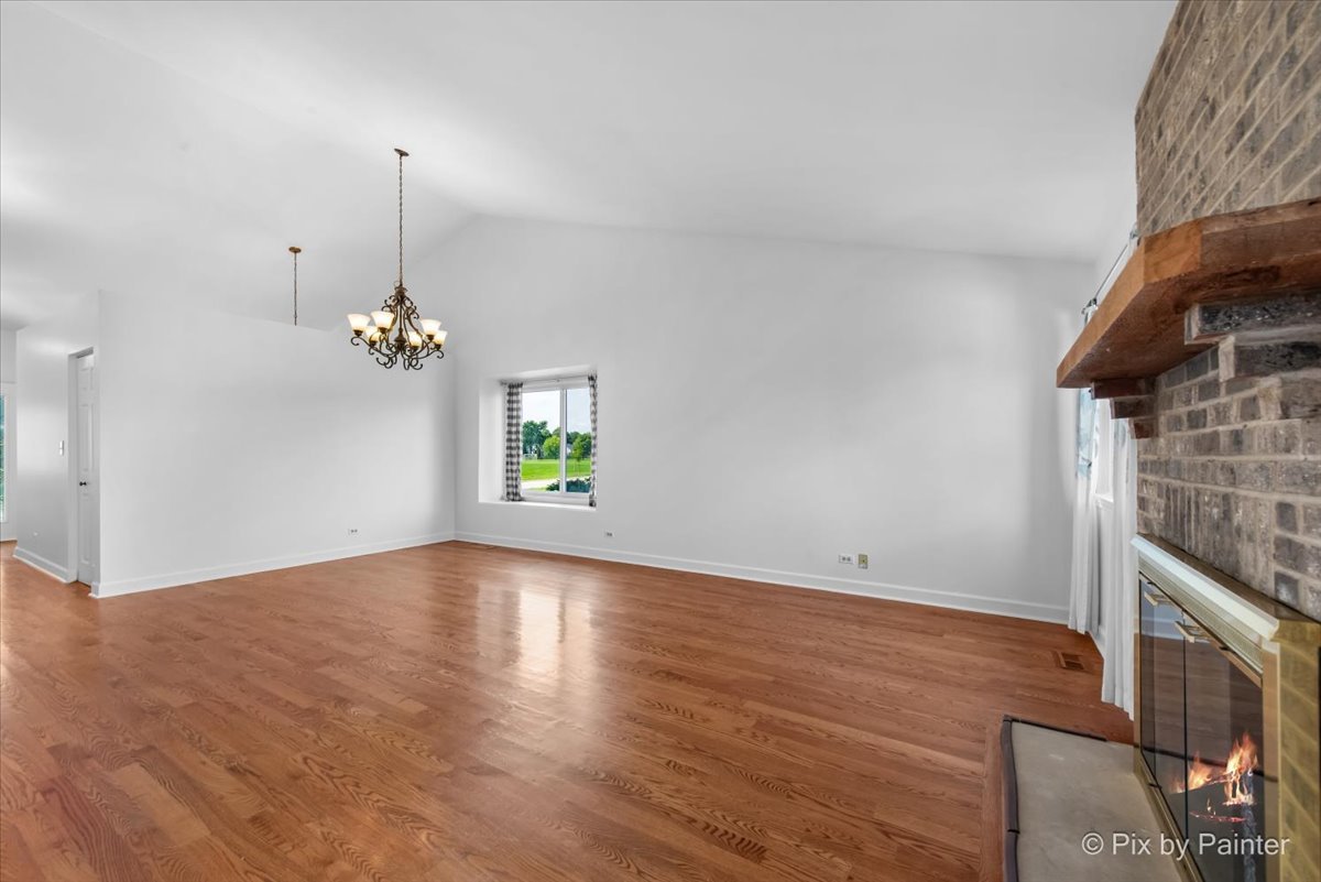 1870 Grosse Pointe Circle, Hanover Park, IL 60133