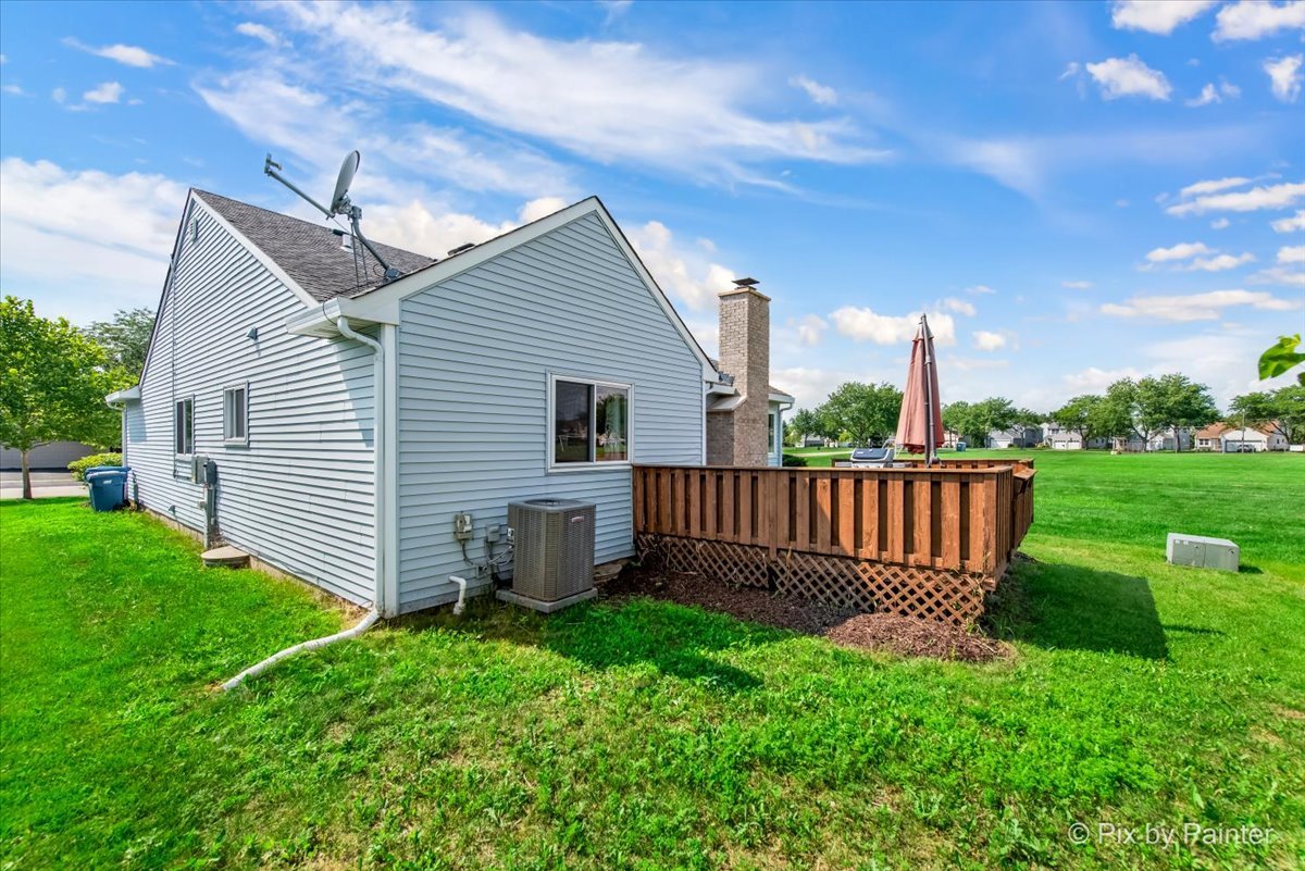 1870 Grosse Pointe Circle, Hanover Park, IL 60133