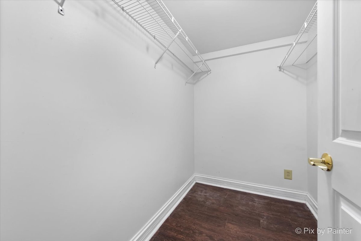 1870 Grosse Pointe Circle, Hanover Park, IL 60133