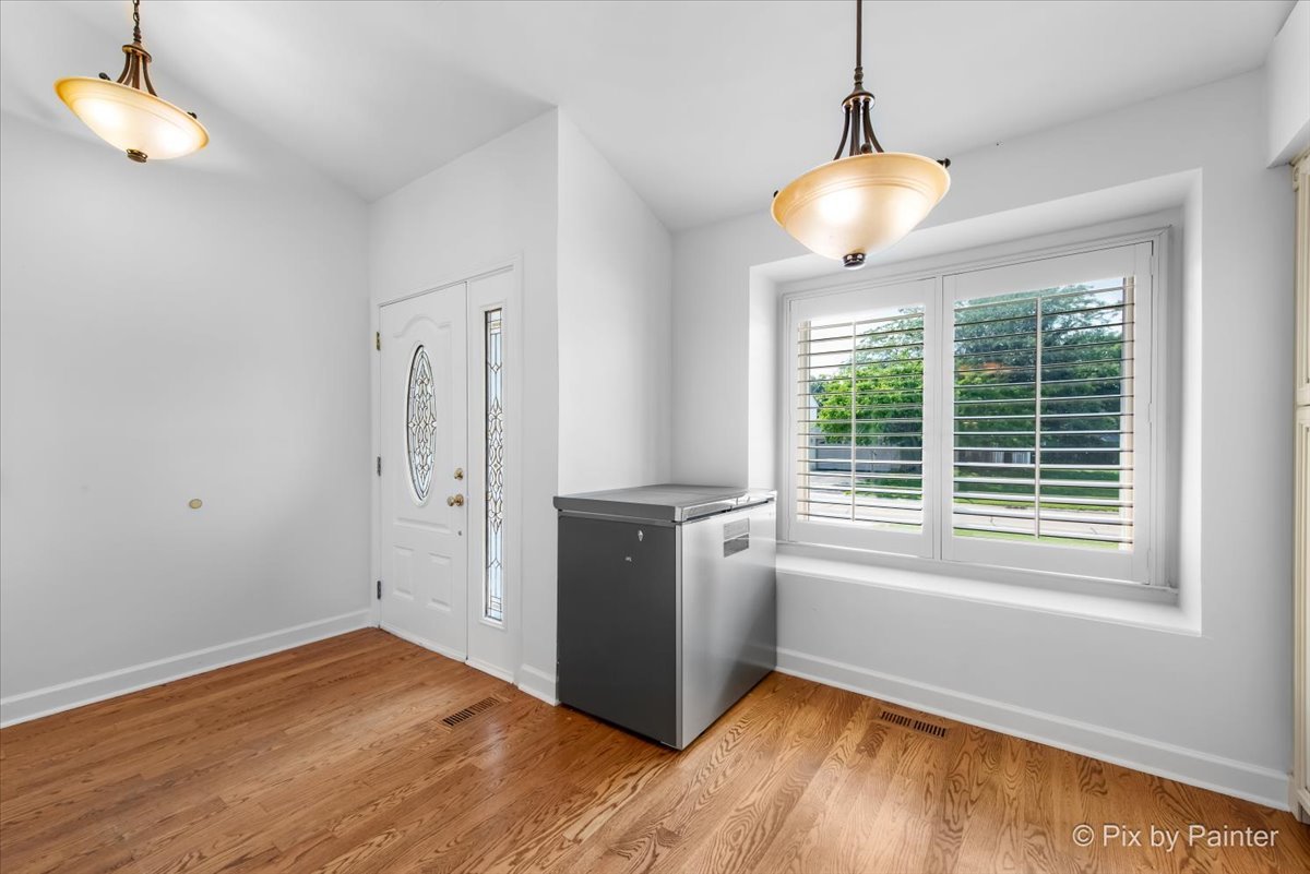 1870 Grosse Pointe Circle, Hanover Park, IL 60133