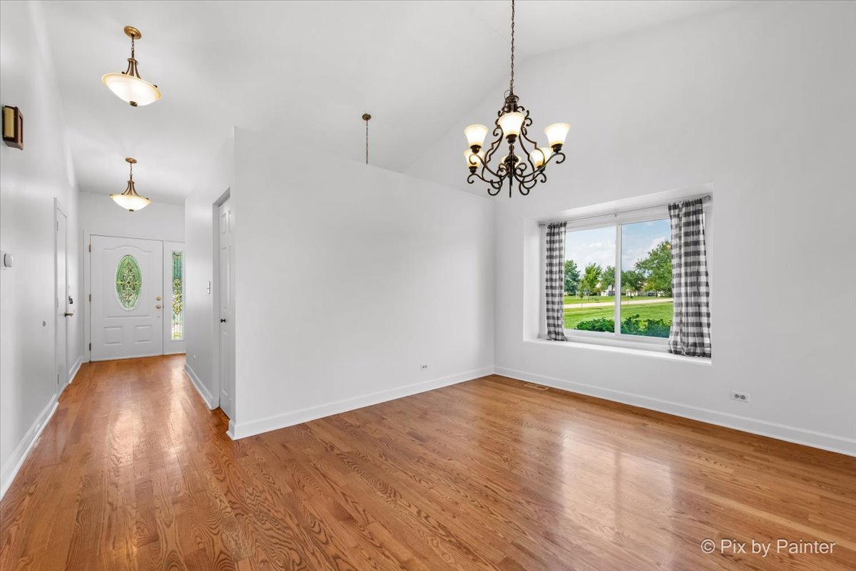 1870 Grosse Pointe Circle, Hanover Park, IL 60133