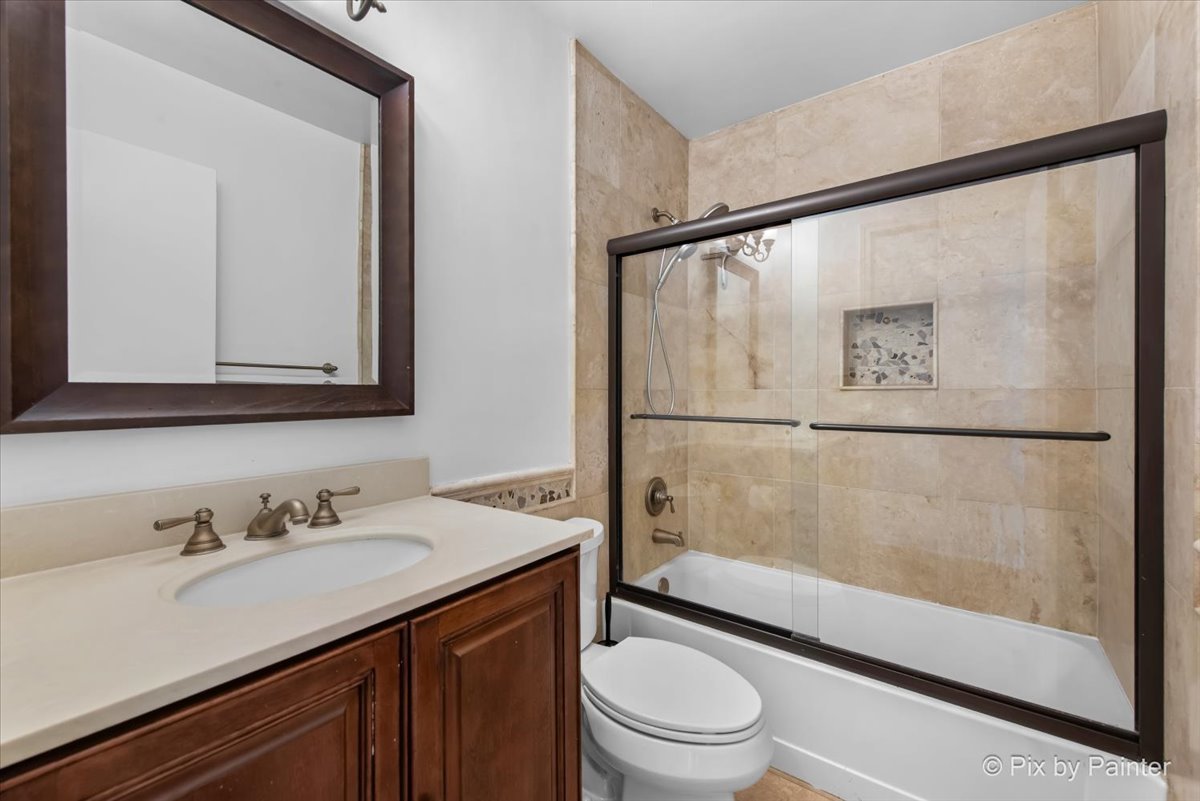 1870 Grosse Pointe Circle, Hanover Park, IL 60133