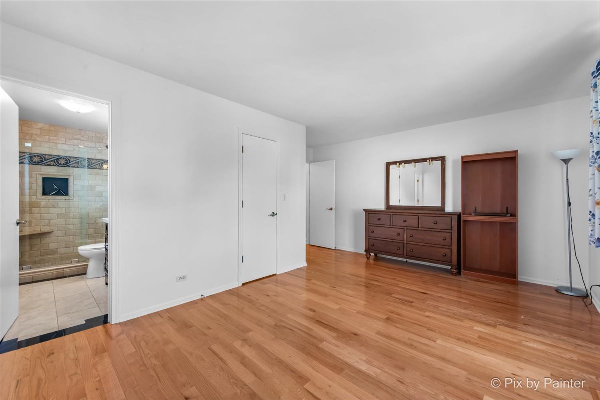 1870 Grosse Pointe Circle, Hanover Park, IL 60133