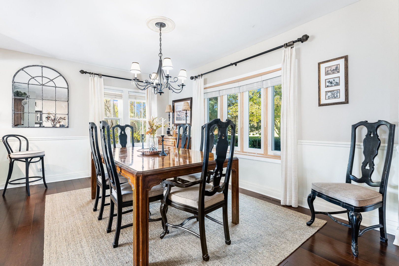 4S365 Meadow Road, Naperville, IL 60563