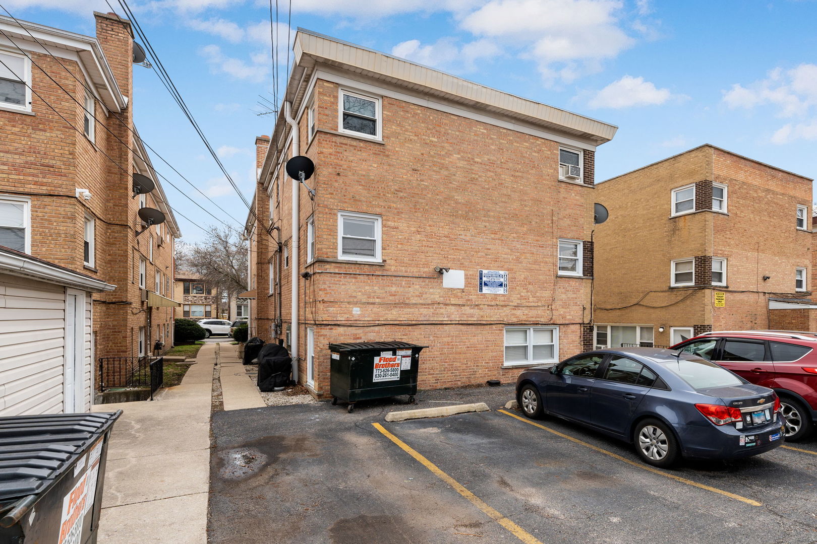 6248 W Montrose Avenue #1R, Chicago, IL 60634