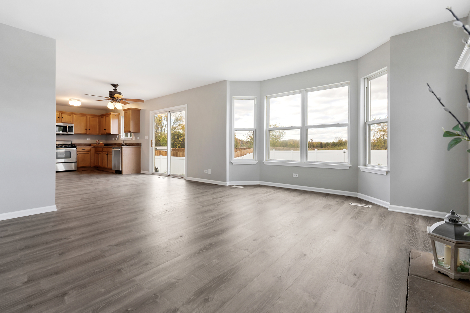 870 Black Cherry Lane, Round Lake Heights, IL 60073