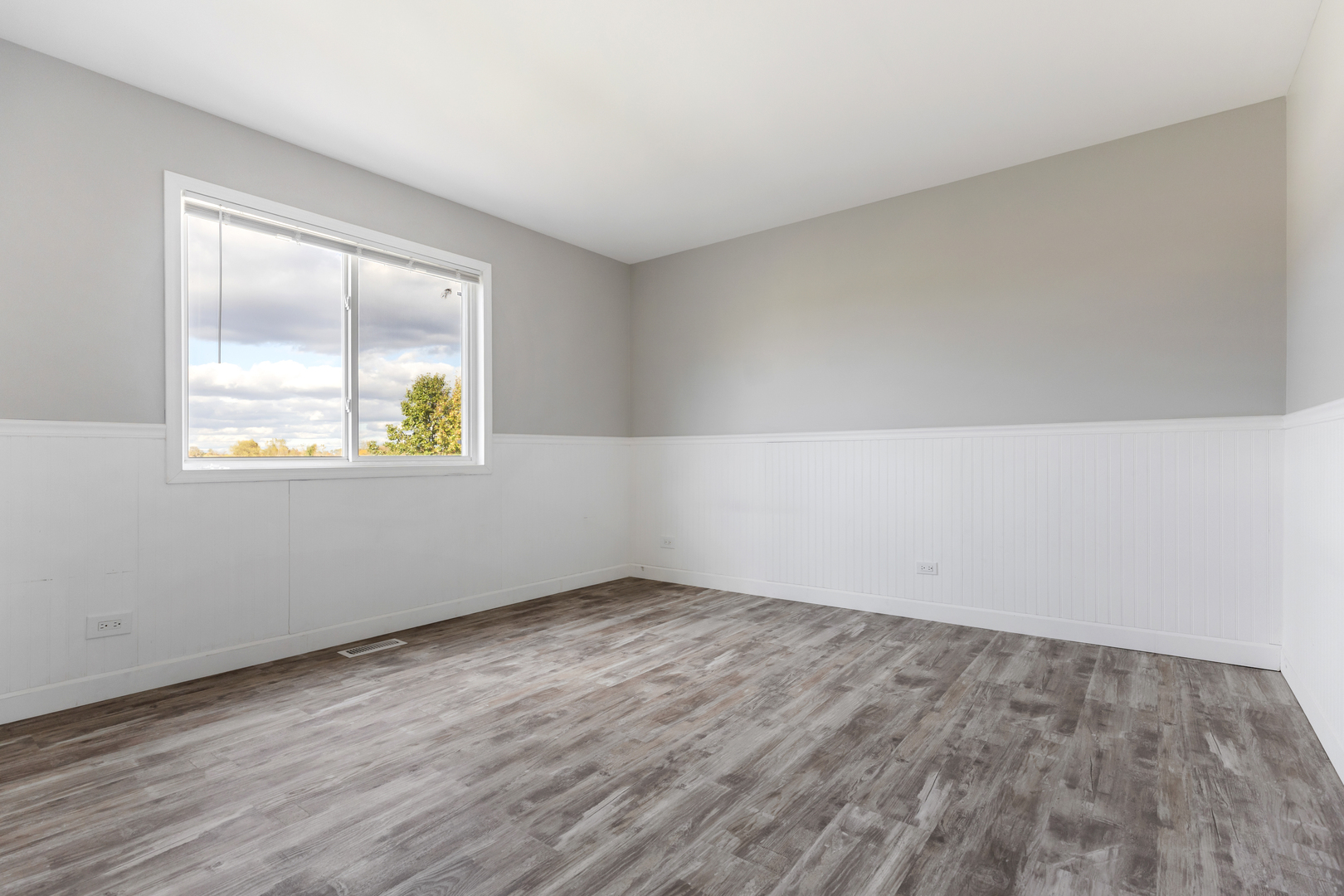 870 Black Cherry Lane, Round Lake Heights, IL 60073