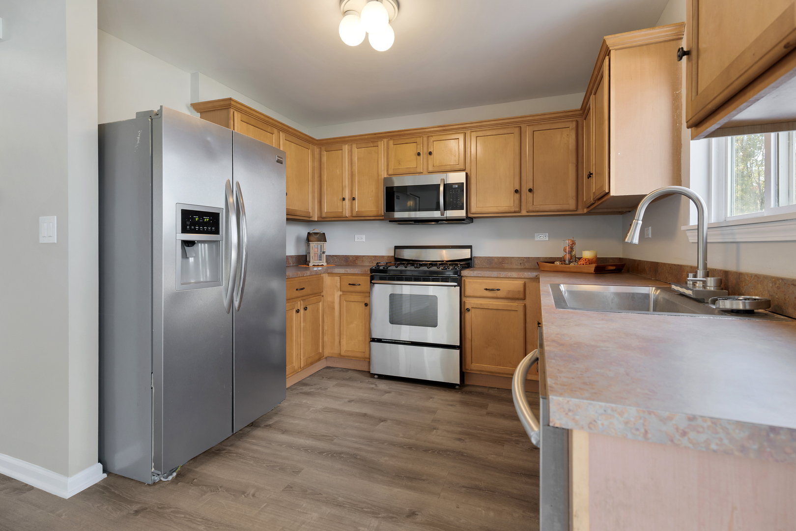 870 Black Cherry Lane, Round Lake Heights, IL 60073