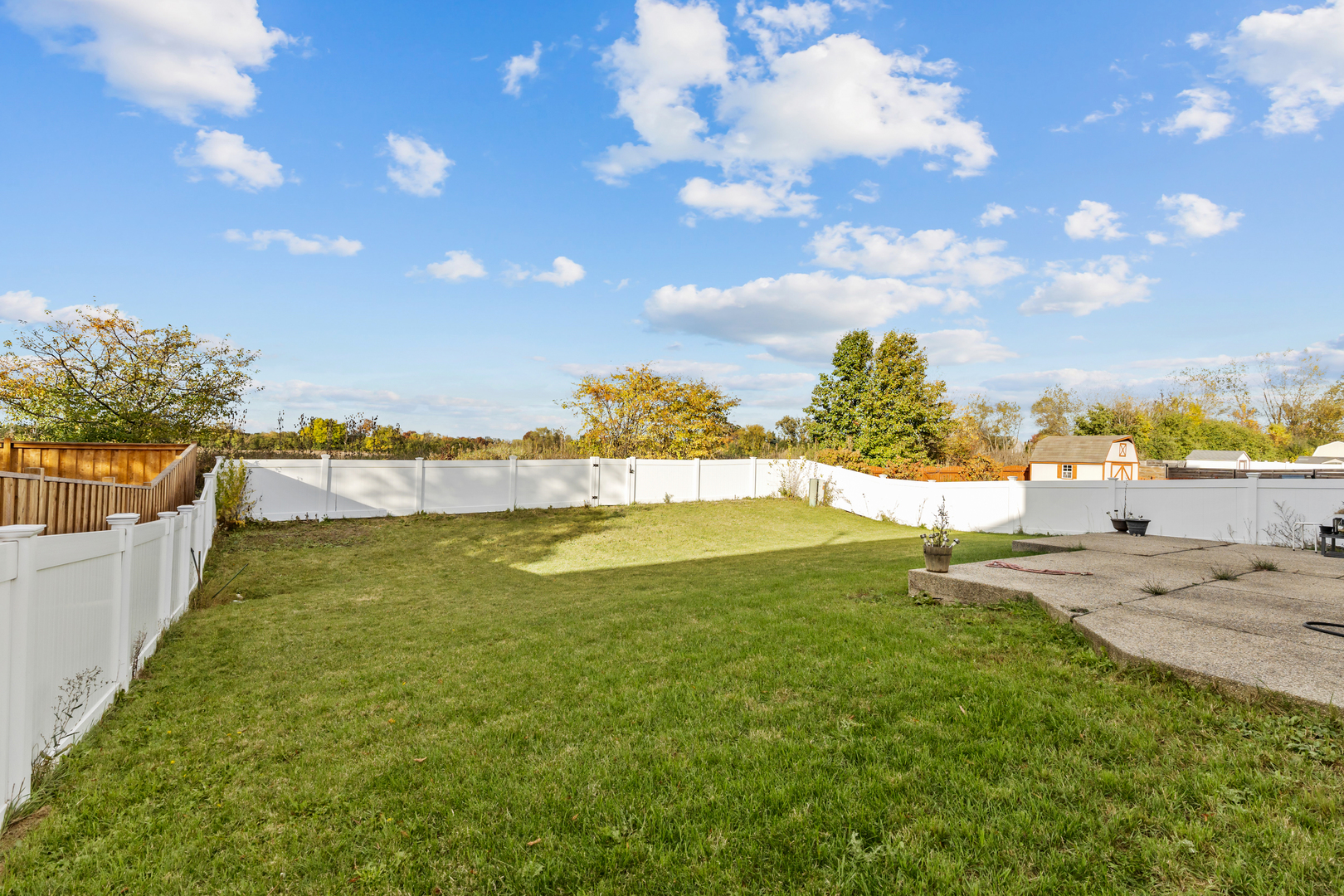 870 Black Cherry Lane, Round Lake Heights, IL 60073