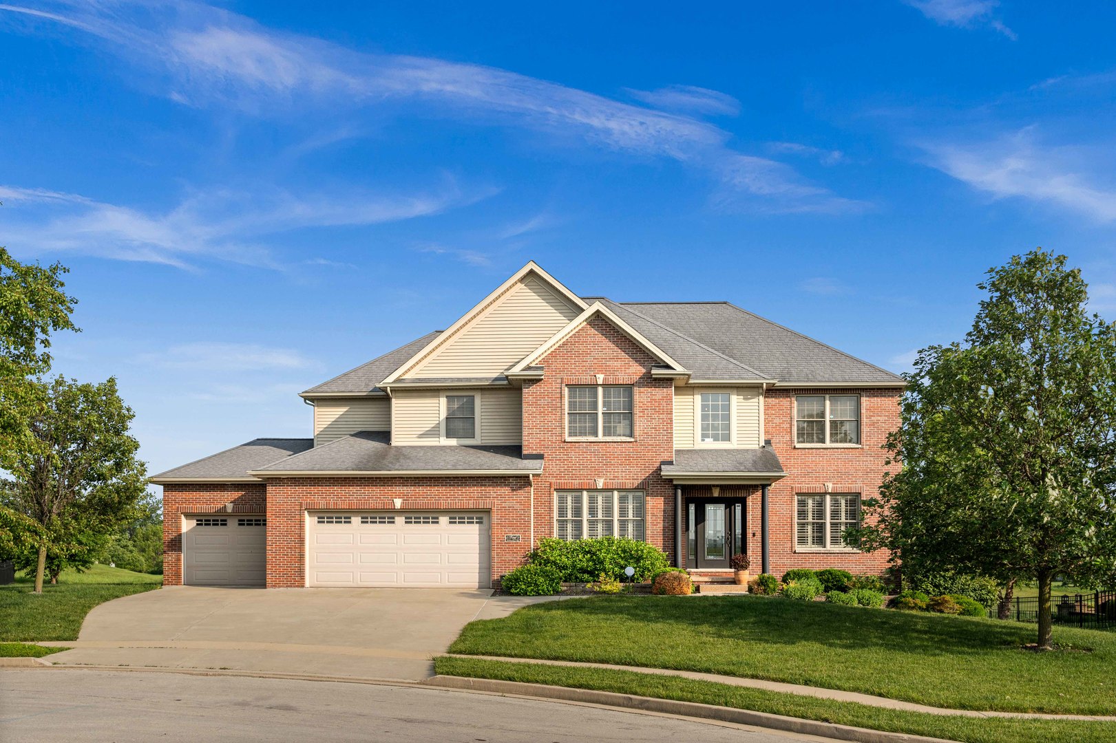 4 Emerald Crest Court, Bloomington, IL 61705