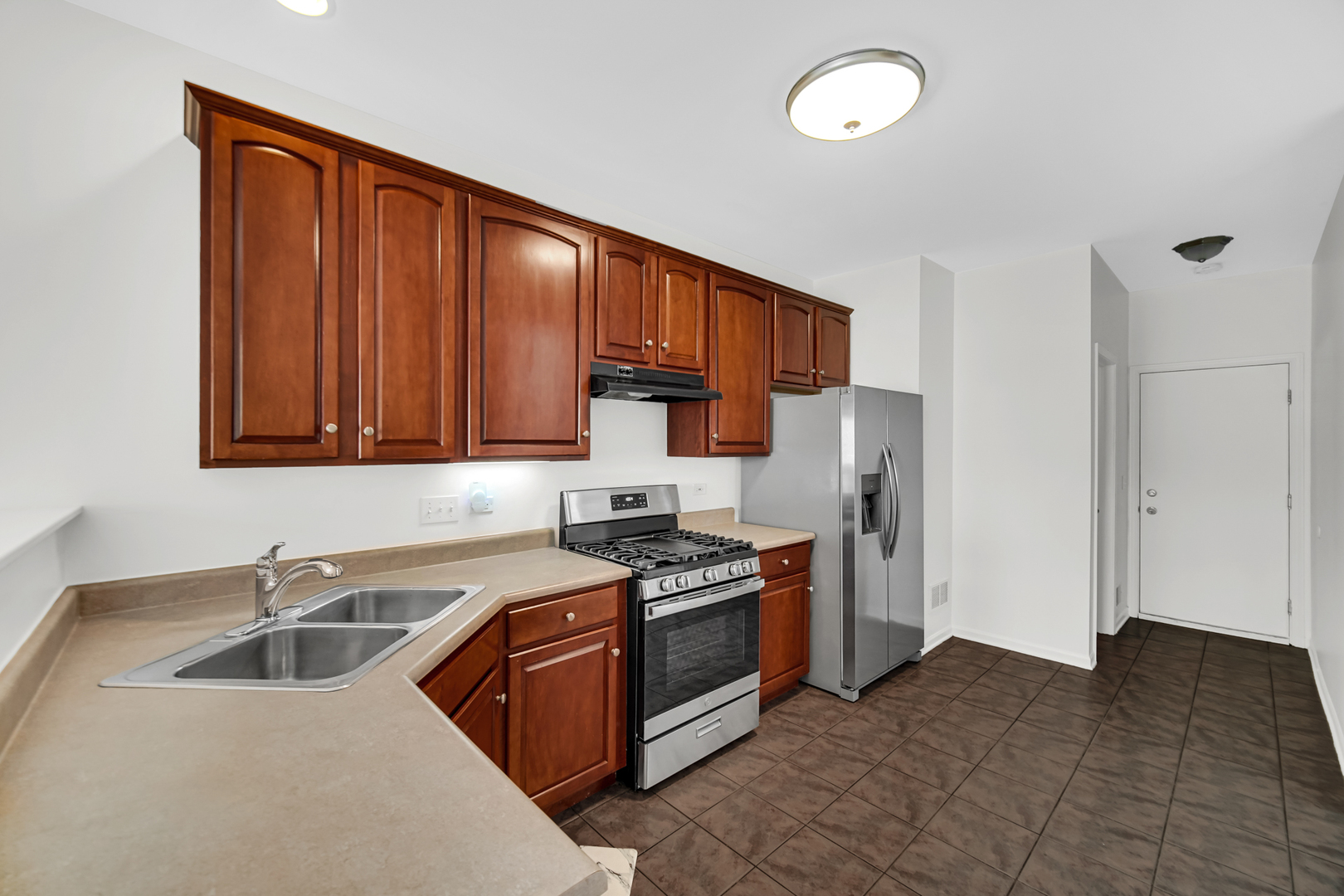 2237 Stoughton Drive, Aurora, IL 60502