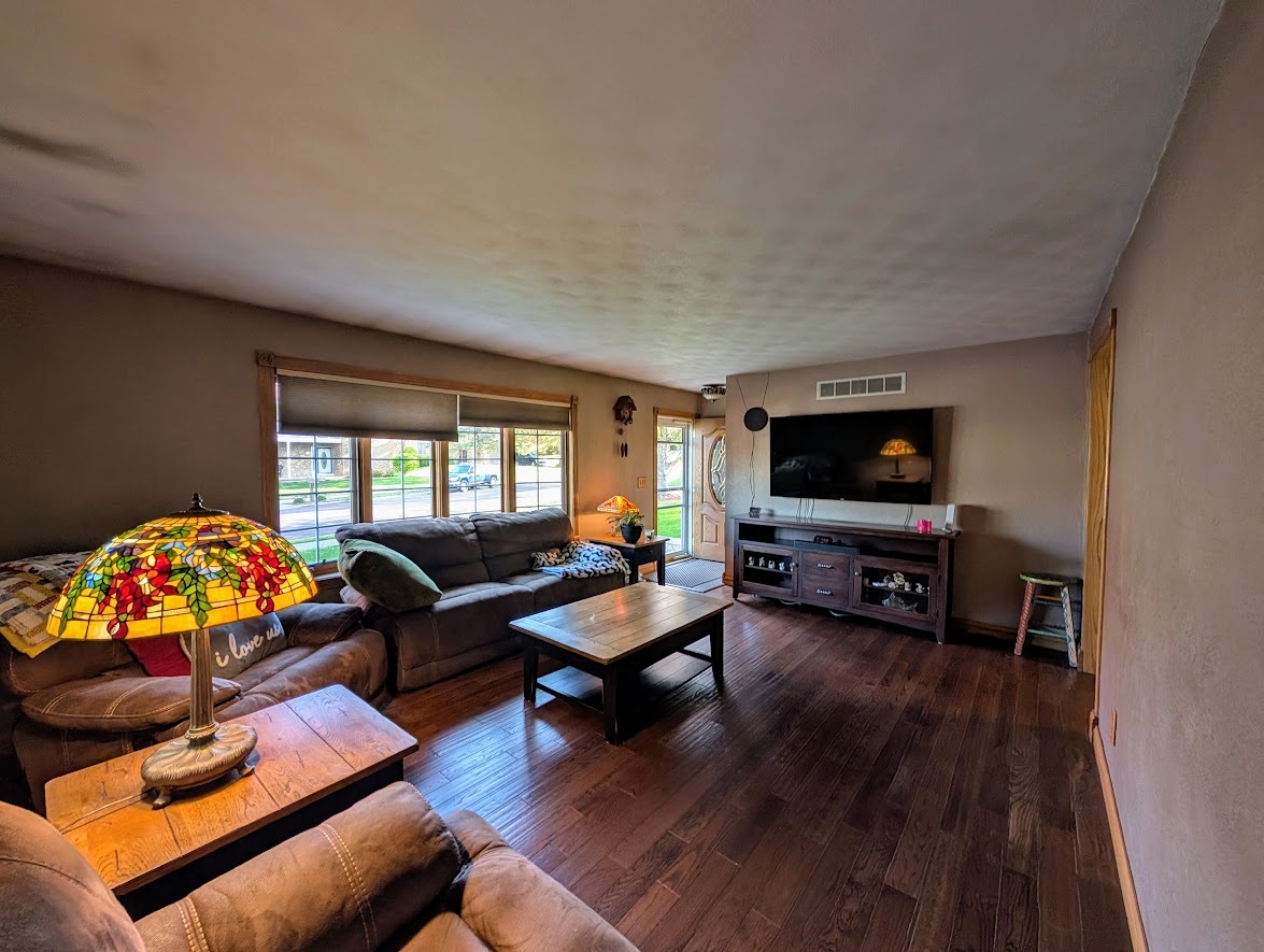 2123 Highwood Avenue, Pekin, IL 61554