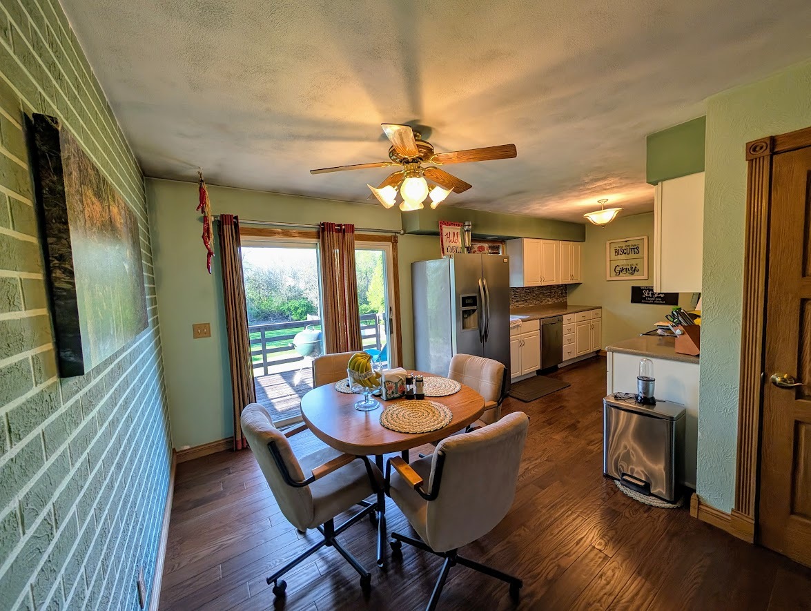 2123 Highwood Avenue, Pekin, IL 61554