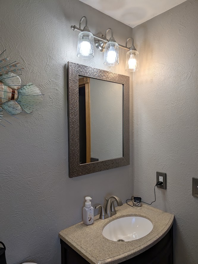 2123 Highwood Avenue, Pekin, IL 61554