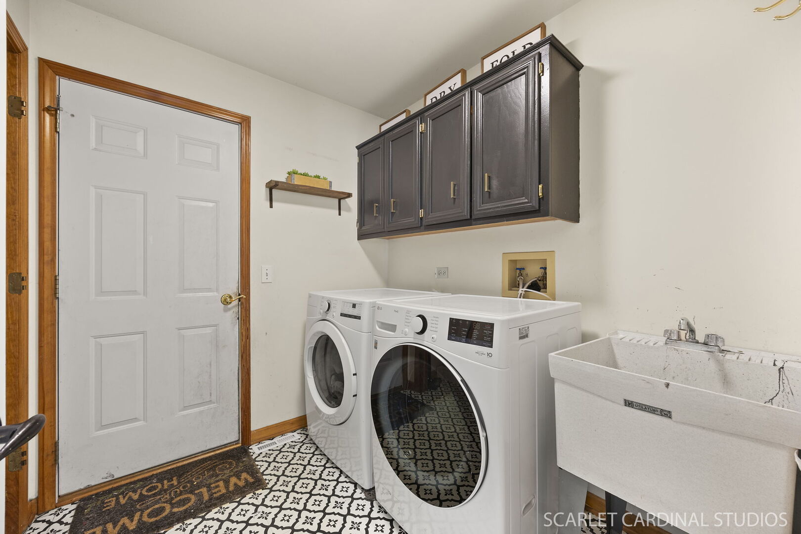 1208 Thackery Court, Naperville, IL 60564