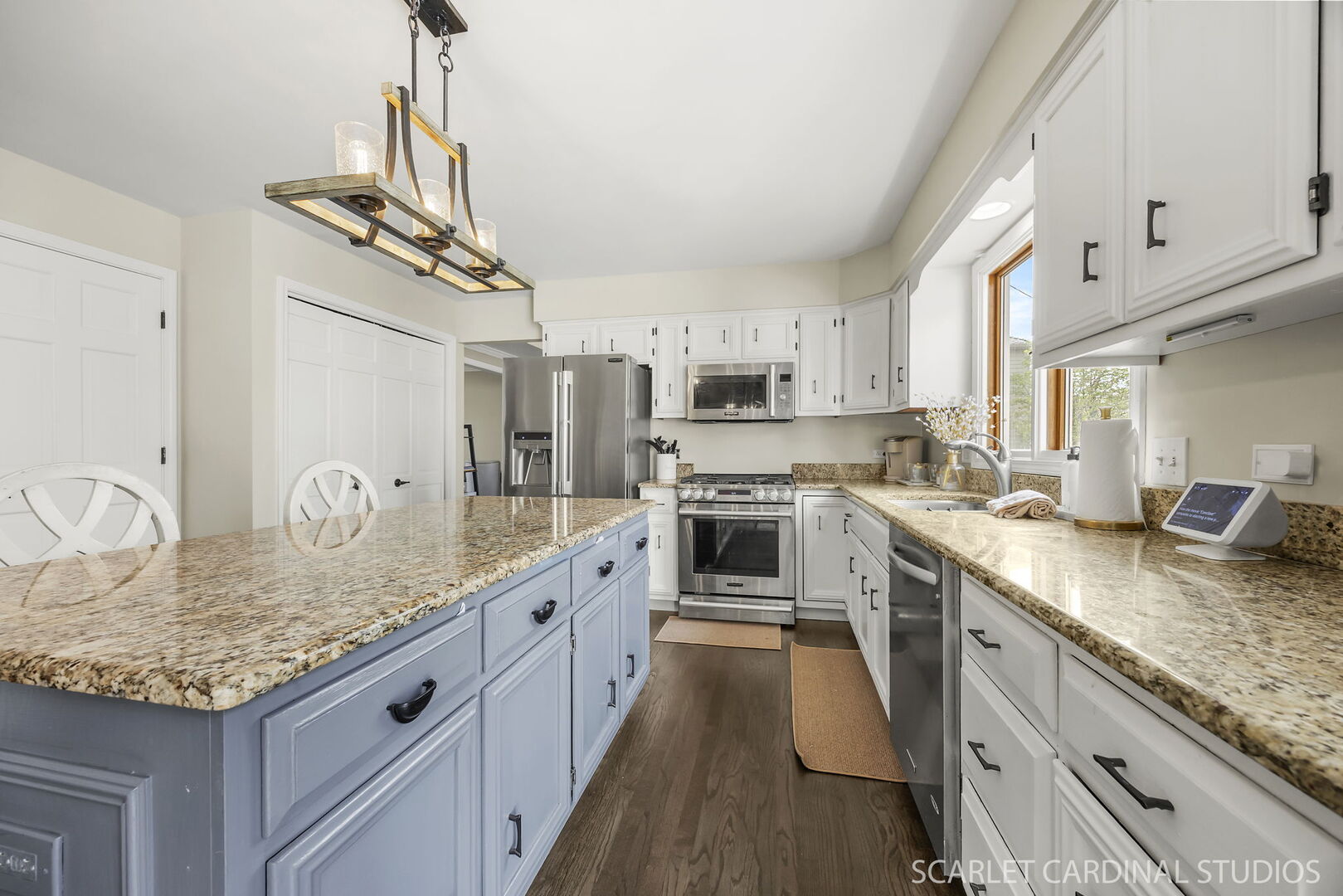 1208 Thackery Court, Naperville, IL 60564