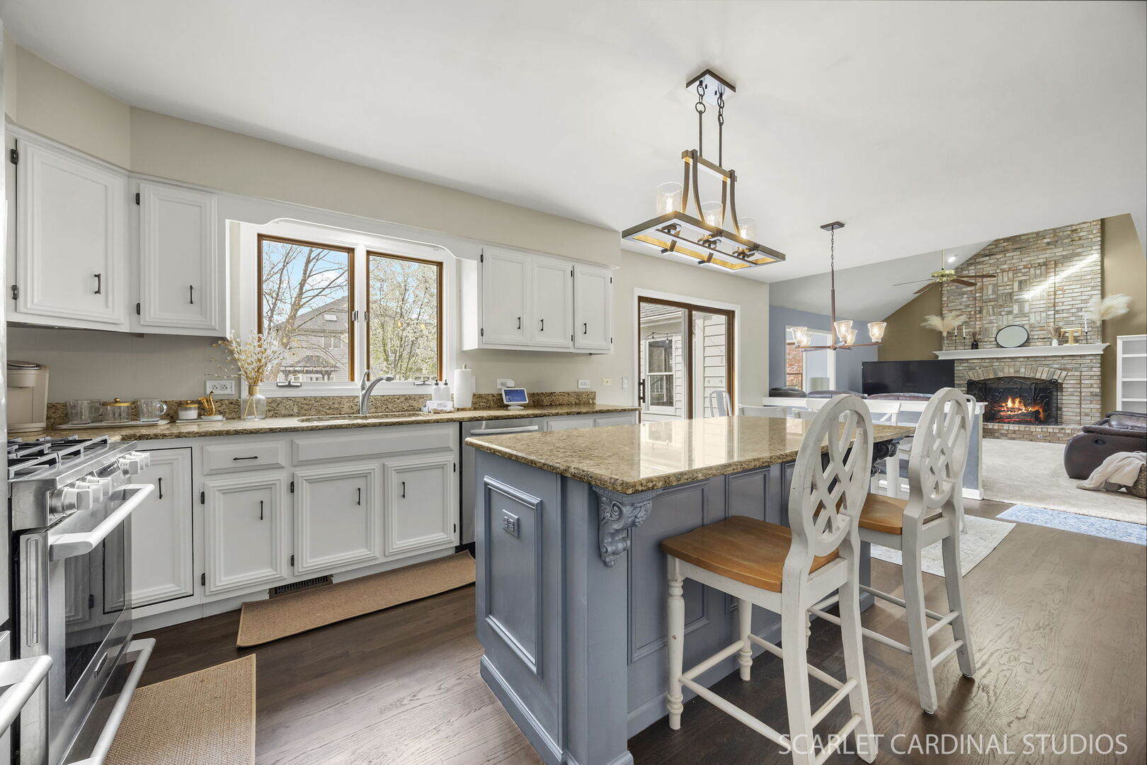 1208 Thackery Court, Naperville, IL 60564