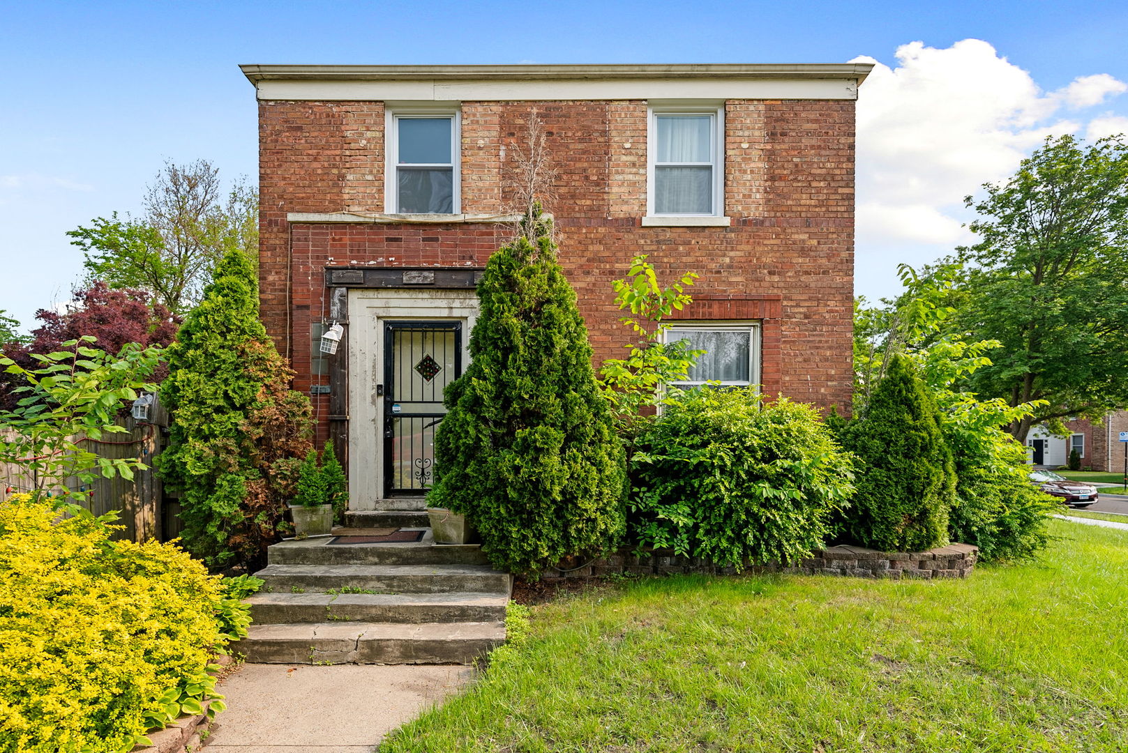 9901 S Calhoun Avenue, Chicago, IL 60617