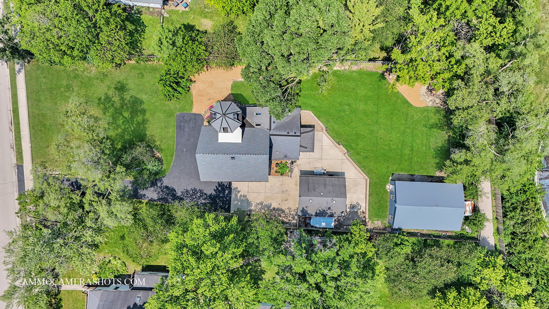 1616 Riverside Avenue, St. Charles, IL 60174